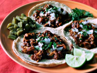 Tacos de Pollo con Mole