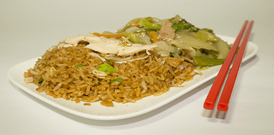 Combinado Mediano Arroz + Chop Suey