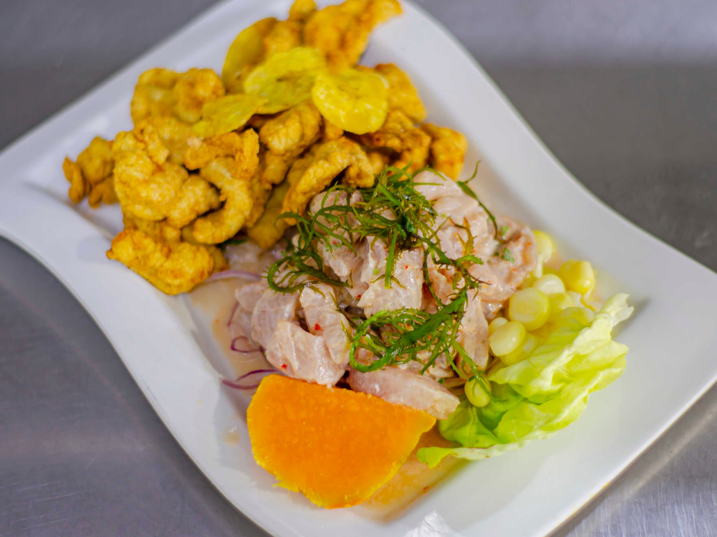 Dúo-Ceviche de Pescado con Chicharrón de Calamar