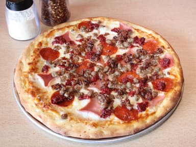 Pizza de Carnes Frías
