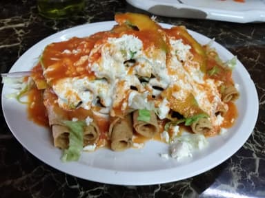 Combo Flautas + Agua Fresca Chica