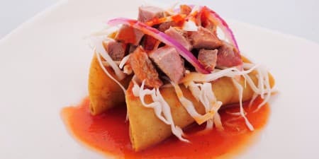 Taco con Carne y Aderezo