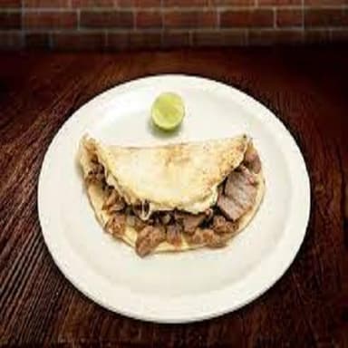 QUESADILLA DE CARNE ARABE