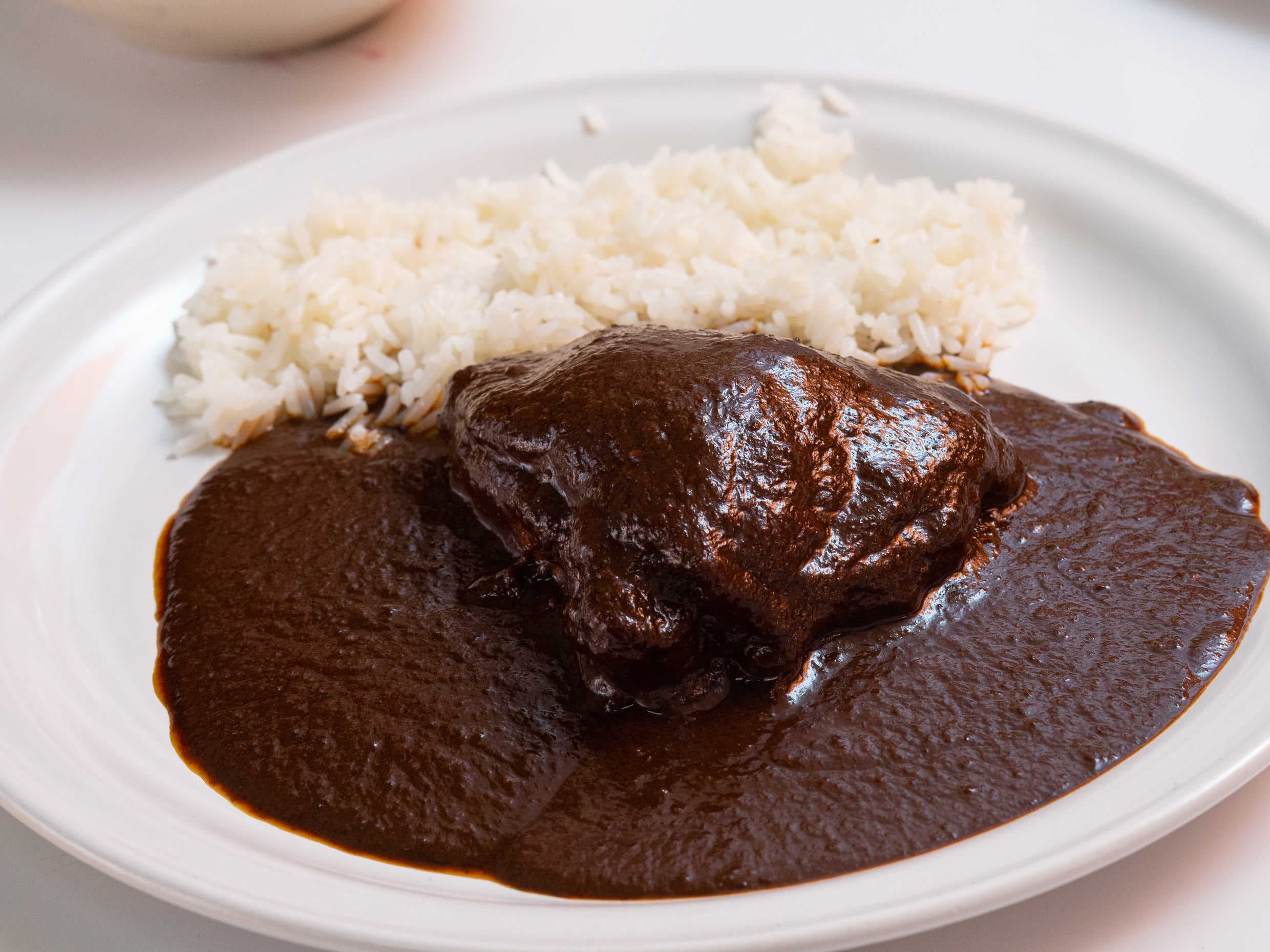 Mole con Pollo