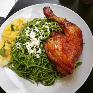 Tallarines Verdes con Pollo al Horno+Refresco