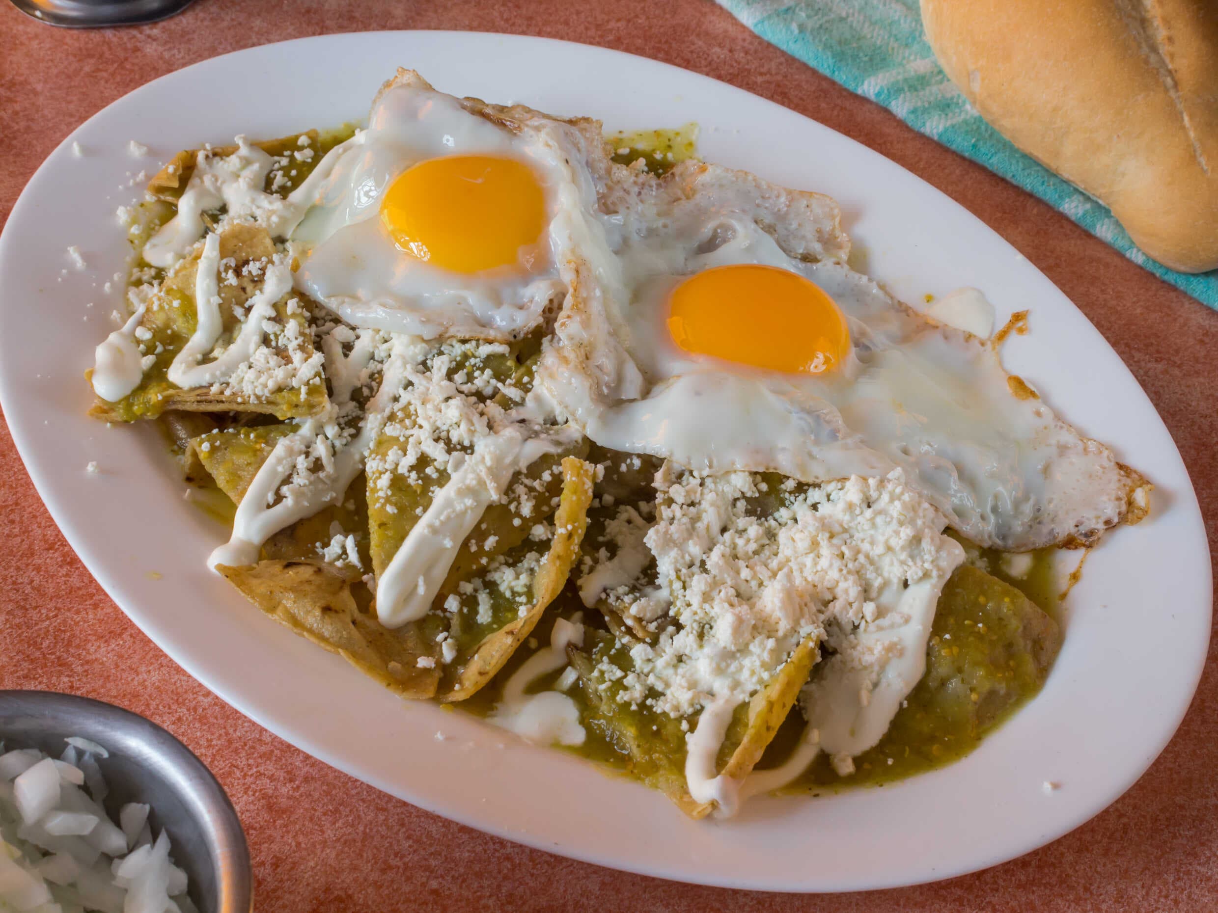 Chilaquiles Verdes con Huevo