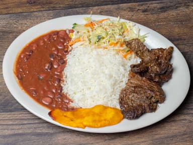 Combo Almuerzo Bandeja con Carne