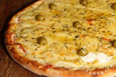 Pizza Tradicional Aceitunas