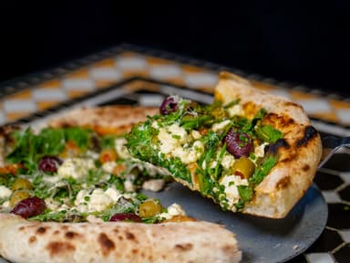 Pizza feta y espinaca