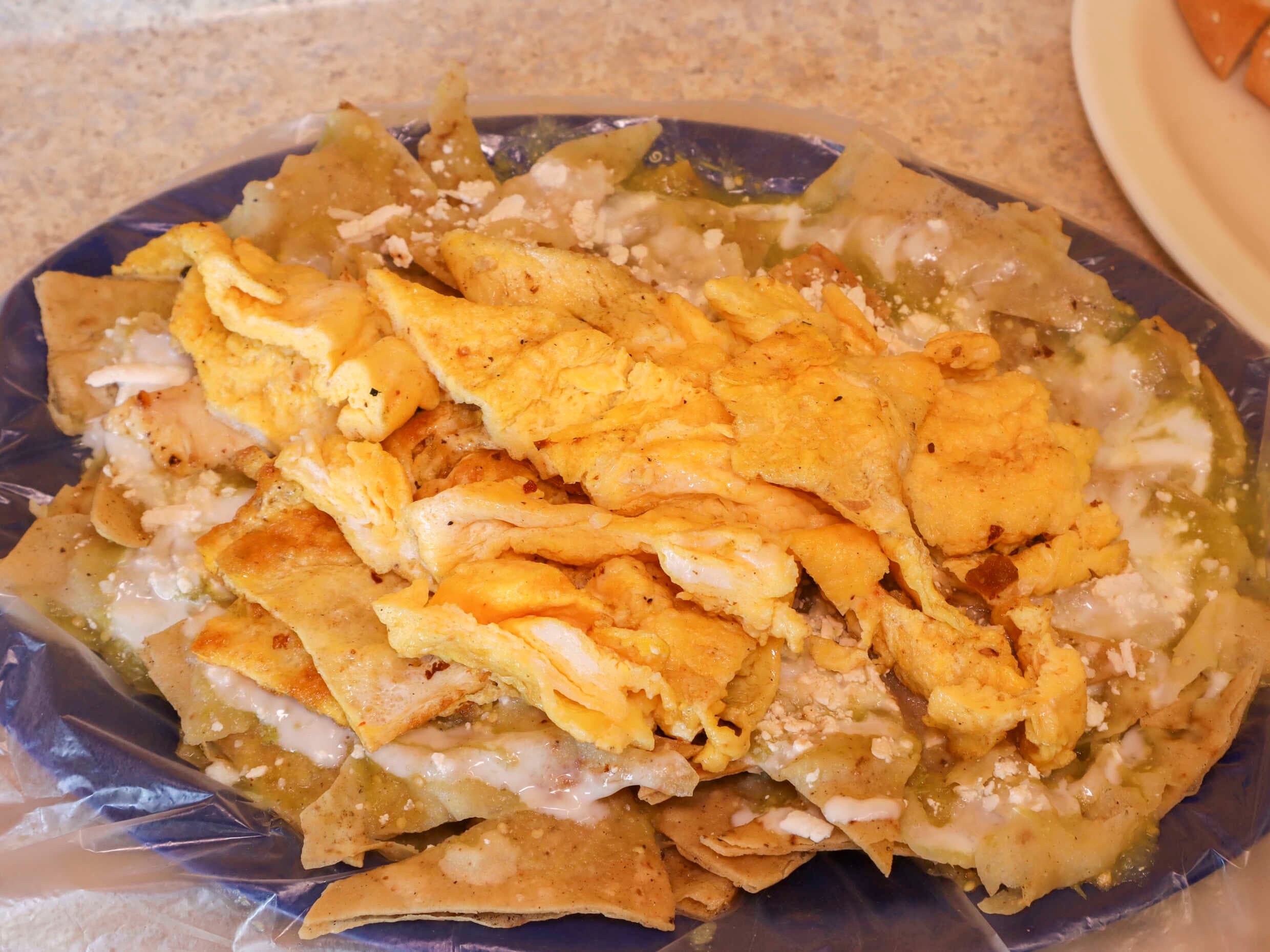 Chilaquiles con Huevo