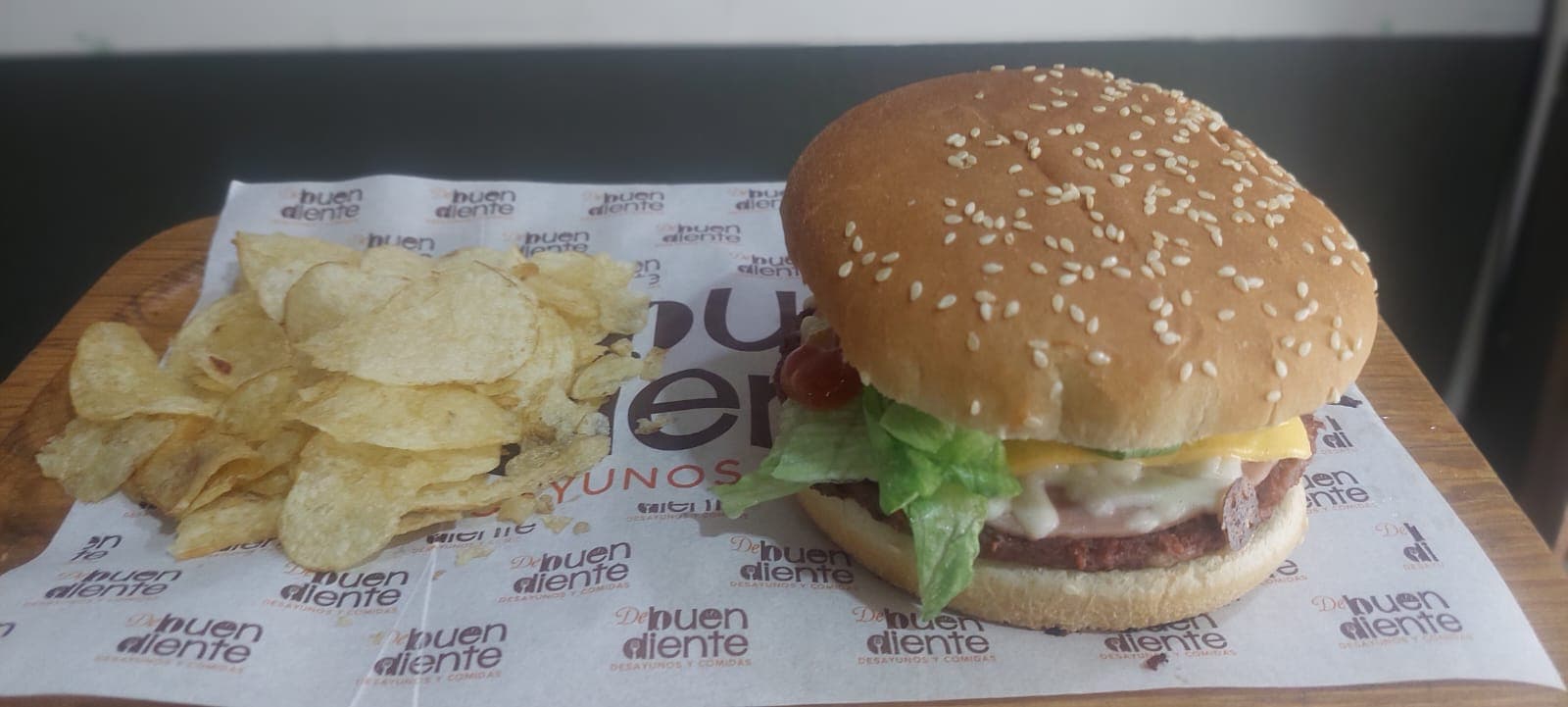 Combo 2 Hamburguesa +  2 Agua Frescas