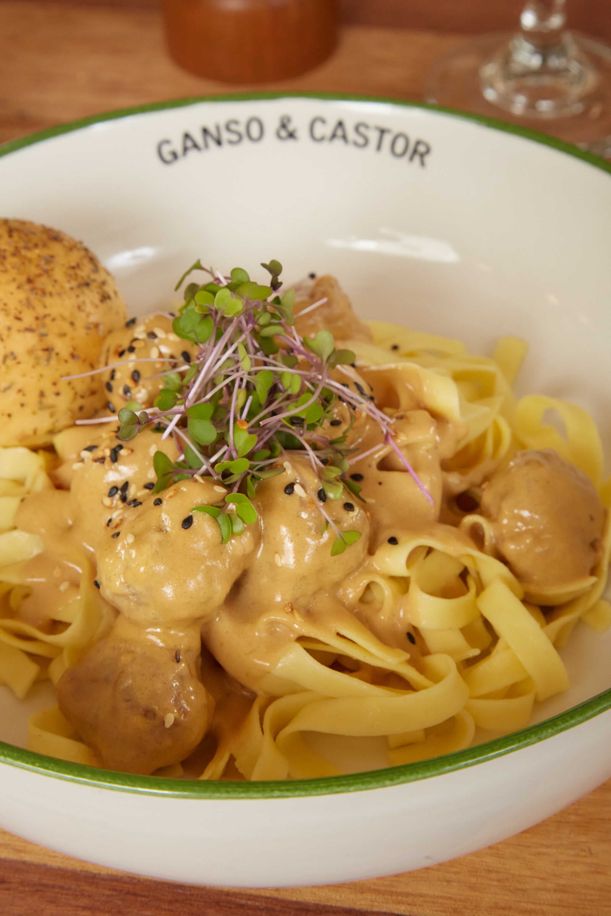 Fetuccini con Albóndigas Suecas