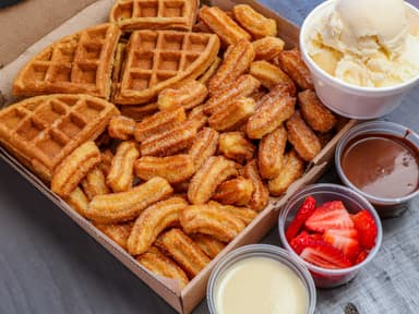 Mini Churros y Waffles