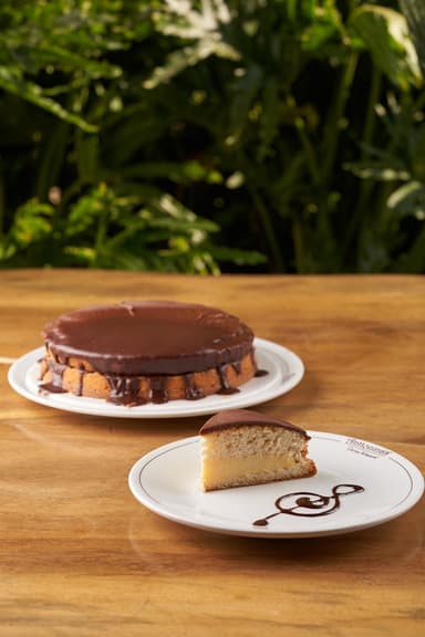 Boston Cream Pie x 8 Porciones