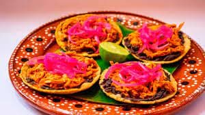Panucho de Cochinita Pibil