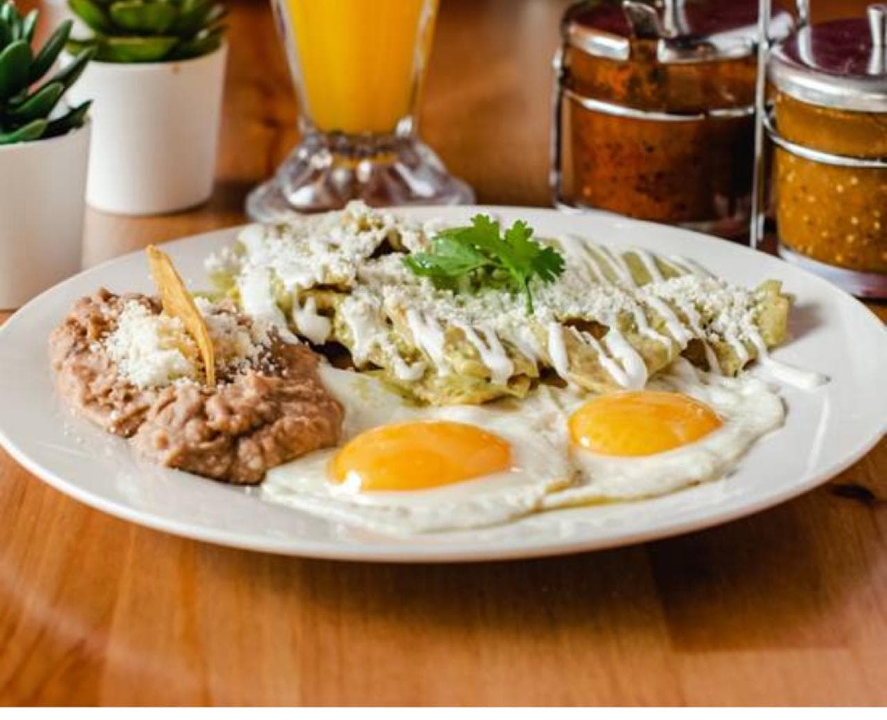 Chilaquiles Sencillos + Café Americano