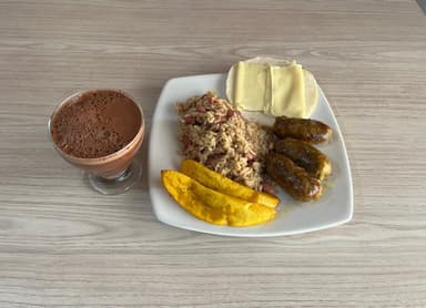 Calentado con chorizo
