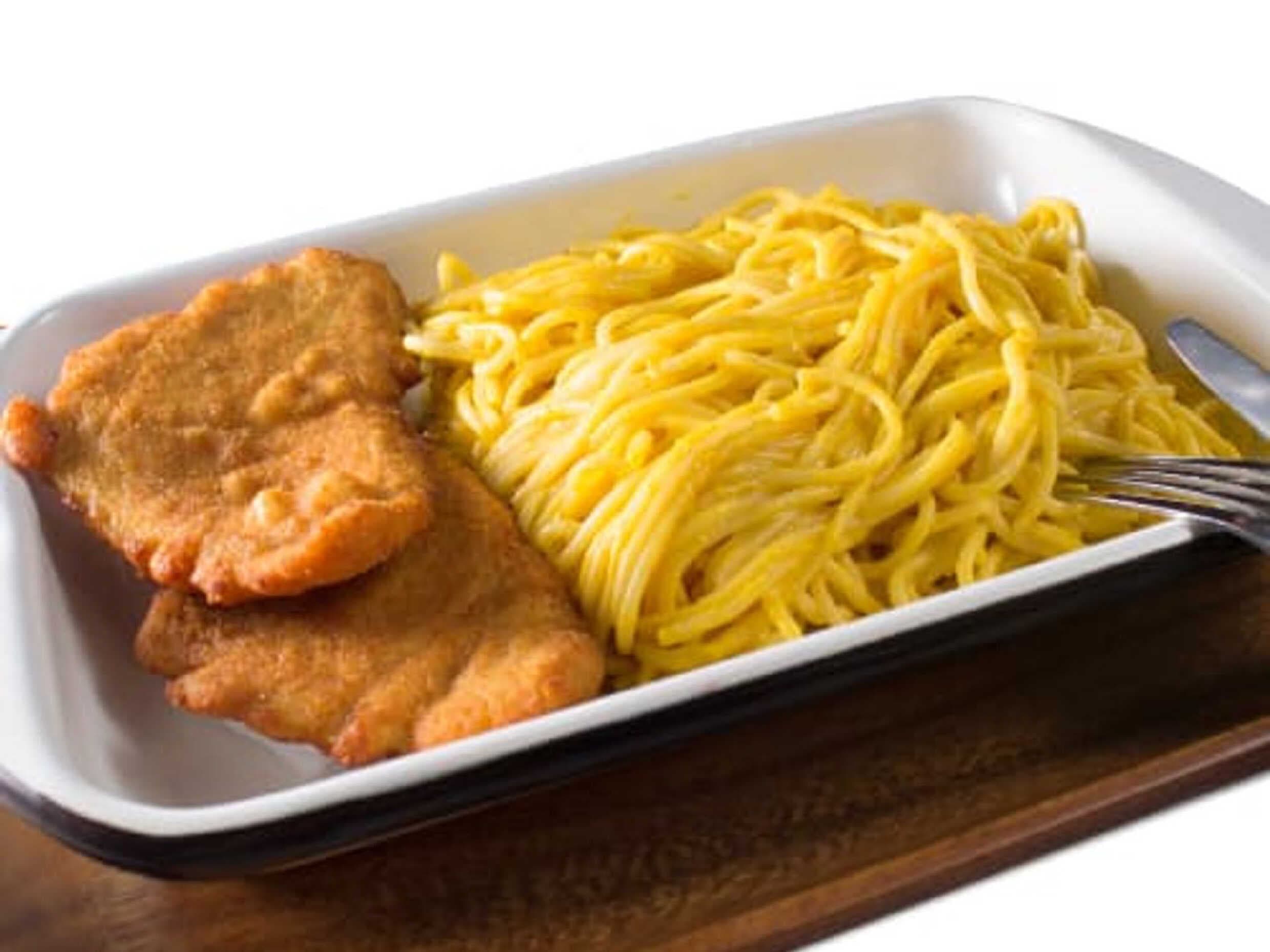 Tallarin Huancaina con Apanado de Pollo