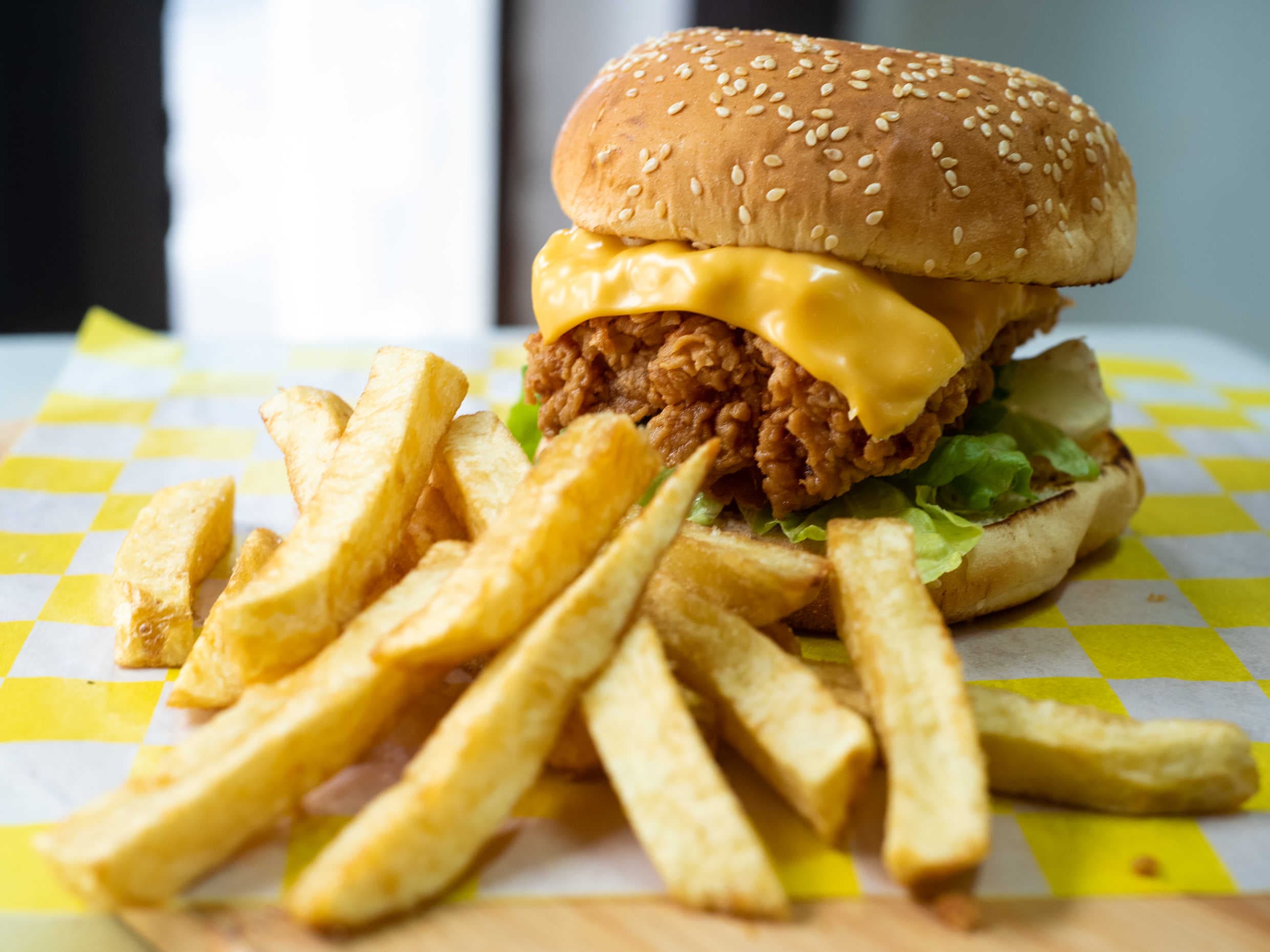 Combo Hamburguesa de Pollo + Papas + Refresco