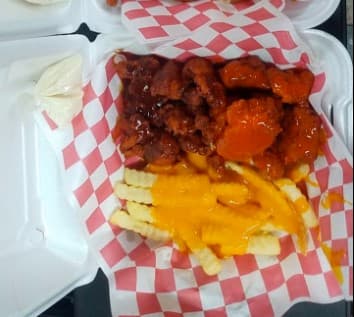 Boneless BBQ y Buffalo.