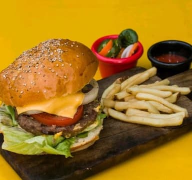 Hamburguesa Clásica  150 Gr