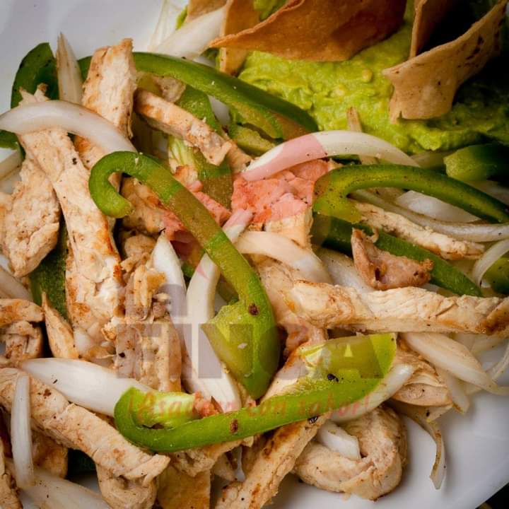 Fajitas de Pollo con Pimiento y Cebolla