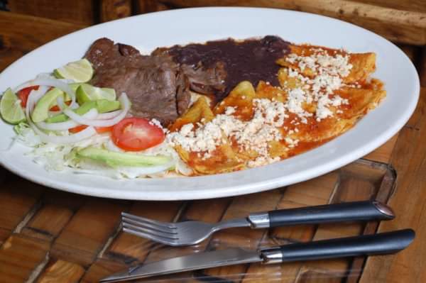 Enchiladas con Cecina o Pollo