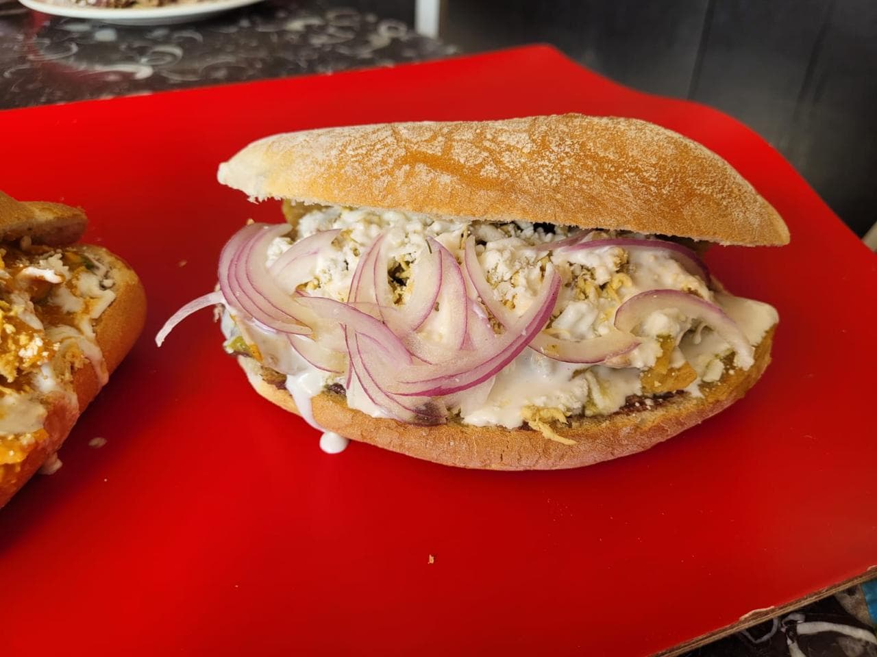 Chilatorta Grande con 2 Huevos Estrellados