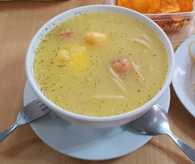 Caldo de Gallina con Presa