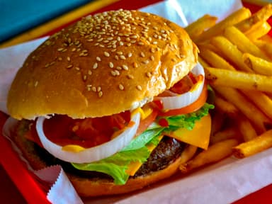 Hamburguesa CHICA + Papas