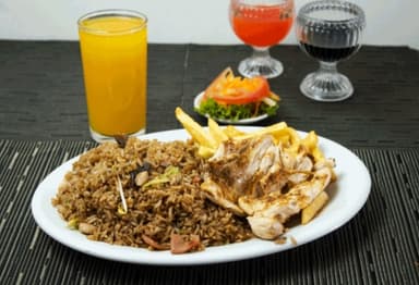 Arroz Chino (3 Carnes) + Pechuga a la Plancha + be