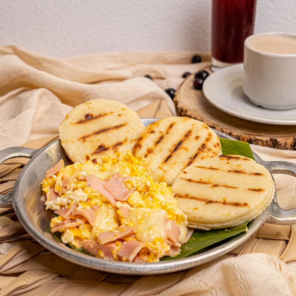 Huevos con Jamon y Queso