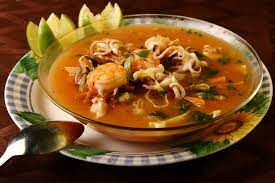 sopa de marisco en agua