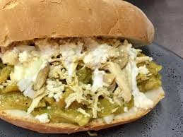 Torta de Chilaquiles con Arrachera