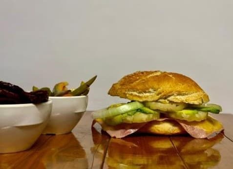 Cemita Hawaiana de Milanesa de Pollo