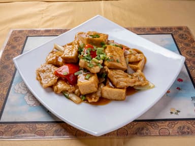 84A - Tofu con Filete de Corvina