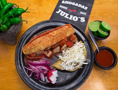 Combo Torta Ahogada de Carnitas con Bebida