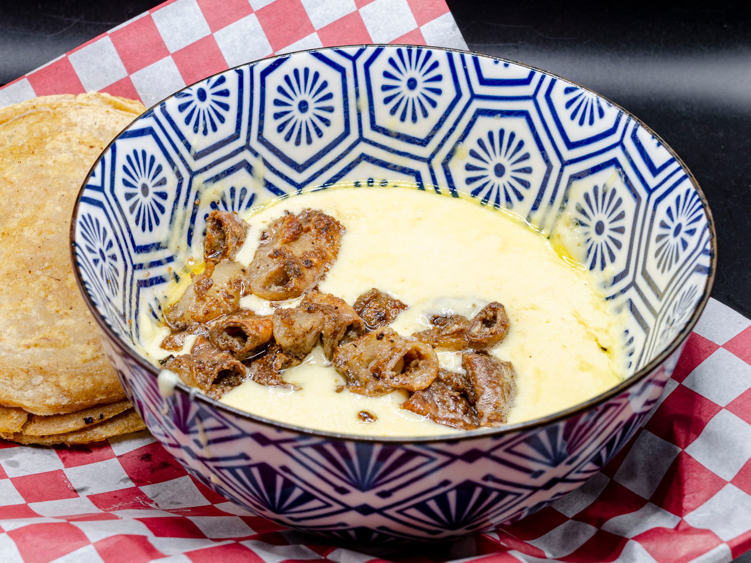 Queso Fundido con Tripitas