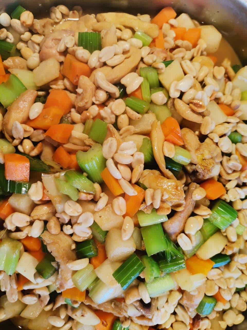 Pollo con Cacahuate