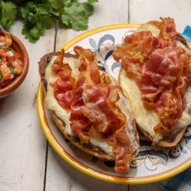 Molletes de Tocino