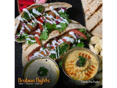 Combo Falafal (5) + Pan Pita Casera + Dips (2)