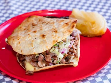 COMBO PLANCHADA DE MAIZ  + BEBIDA