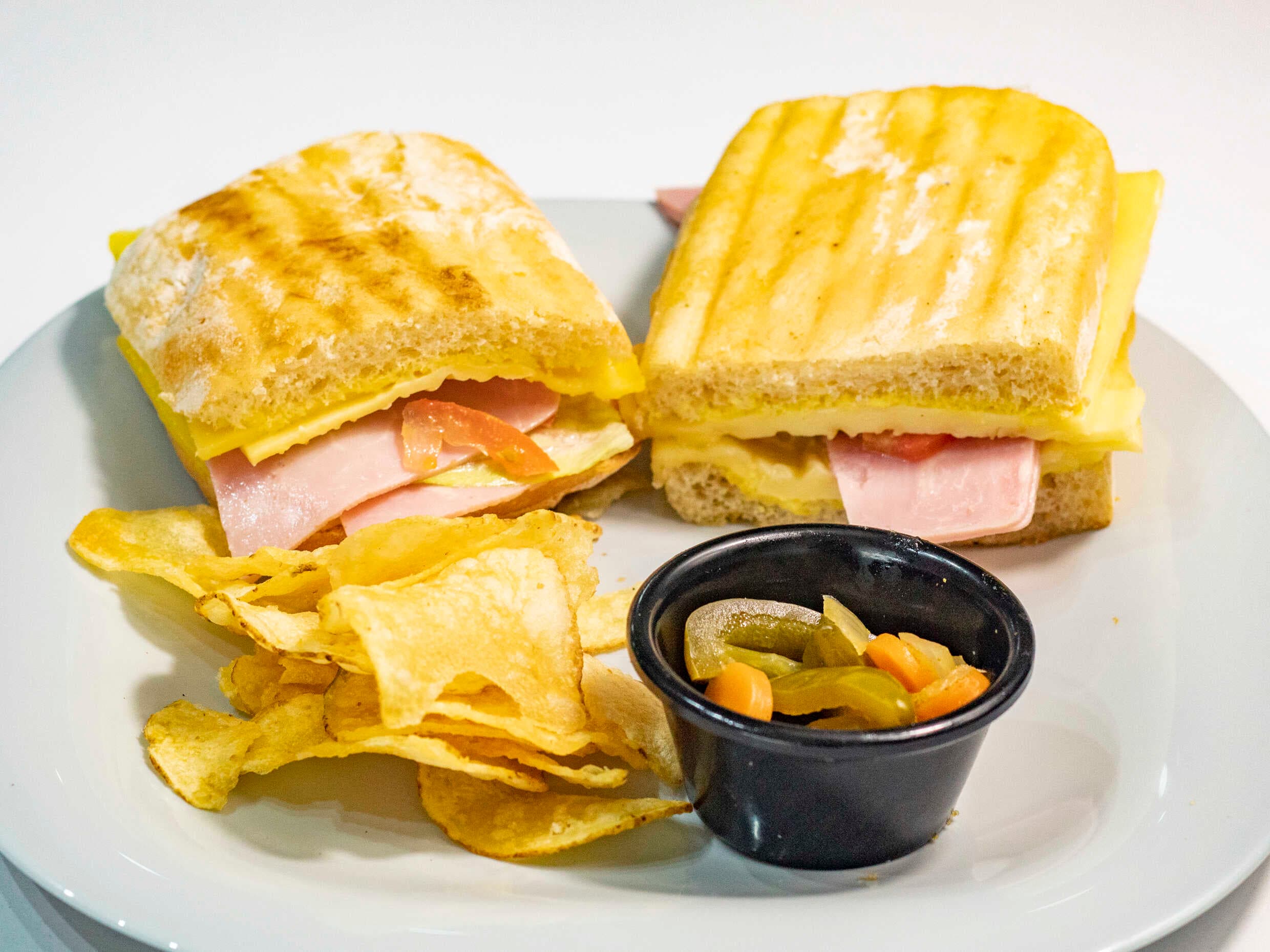 Adelita de Jamón y Queso