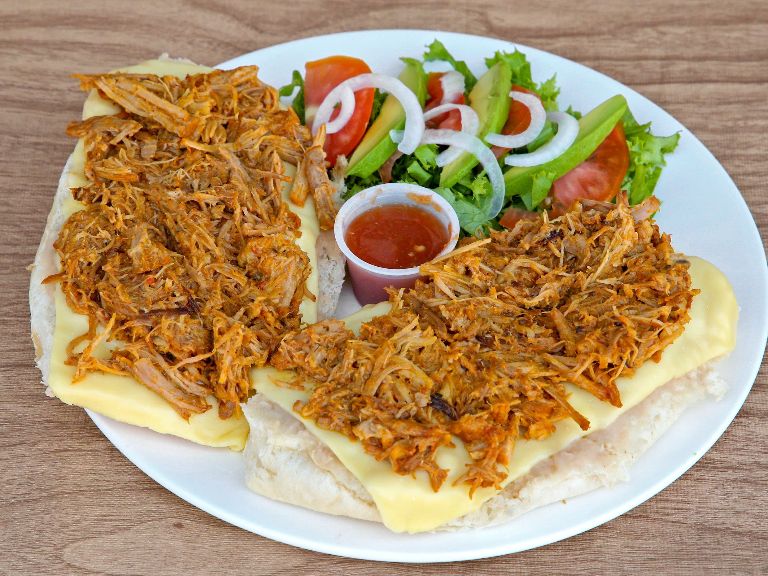 Molletes con Cochinita