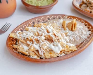 Combo Chilaquiles con Pollo
