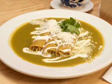 Ord. Enchiladas con Pollo (3)