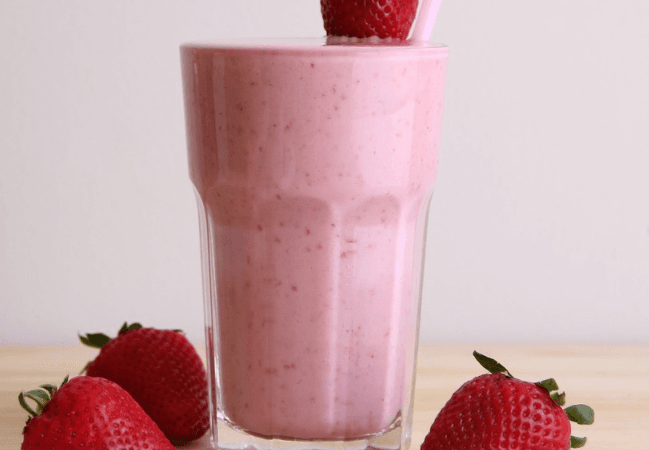 Jugo Natural De Fresa En Leche