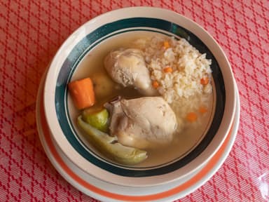 Caldo de Pollo