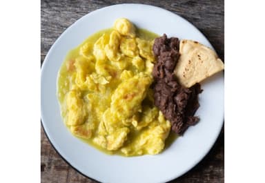 Huevos en Salsa Verde o Roja
