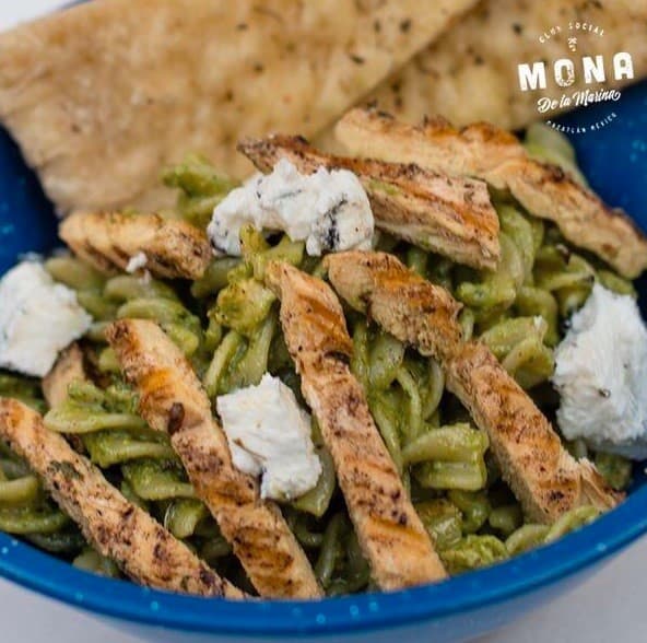 Fusilli Pechugonni al Pesto